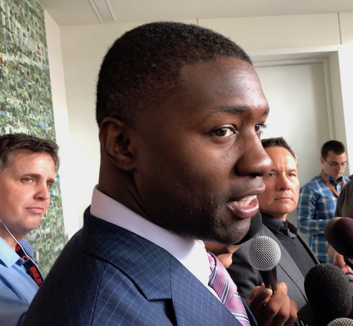 Chicago Bears Roquan Smith, Akiem Hicks receive Brian Piccolo Award - Windy  City Gridiron